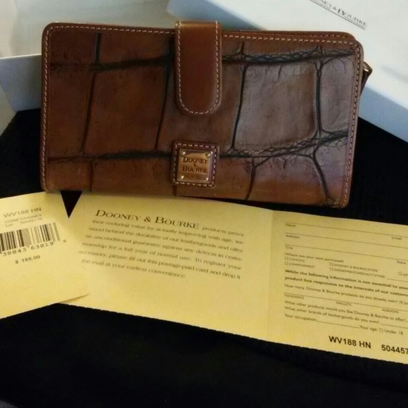 Dooney & Bourke Handbags - EUC Dooney & Bourke checkbook wallet